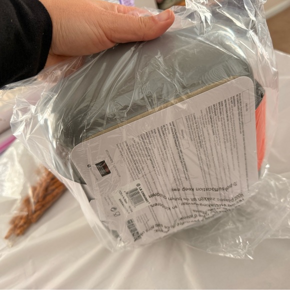 Le Creuset Cream Stoneware Baking Dish Set - Picture 4 of 7